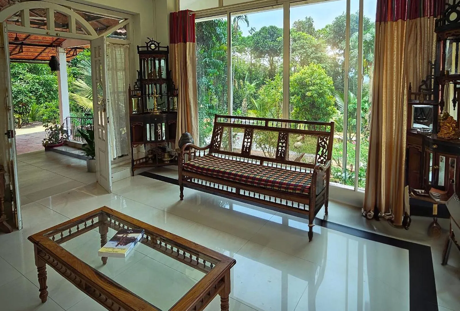 Manikkal Bunglow Wayanad Hotel